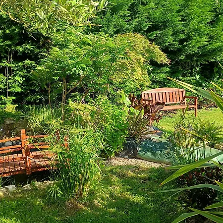 gite les rosiers au domaine des Sauvineries Saint-Germain-de-Princay Extérieur photo